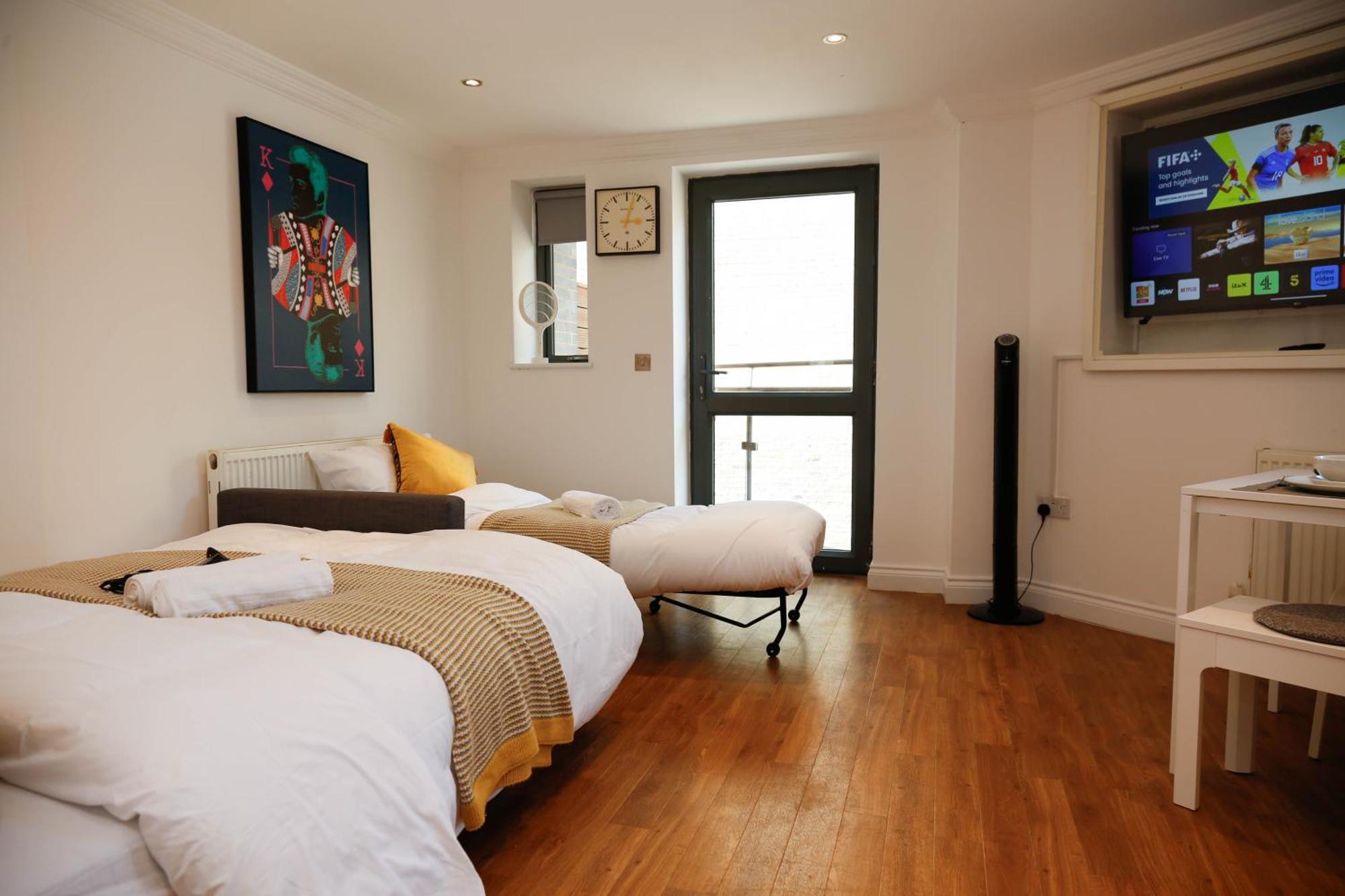New Luxury Apartments In Central Location Next To Shops, Cafes, Bars & Metro 伦敦 外观 照片