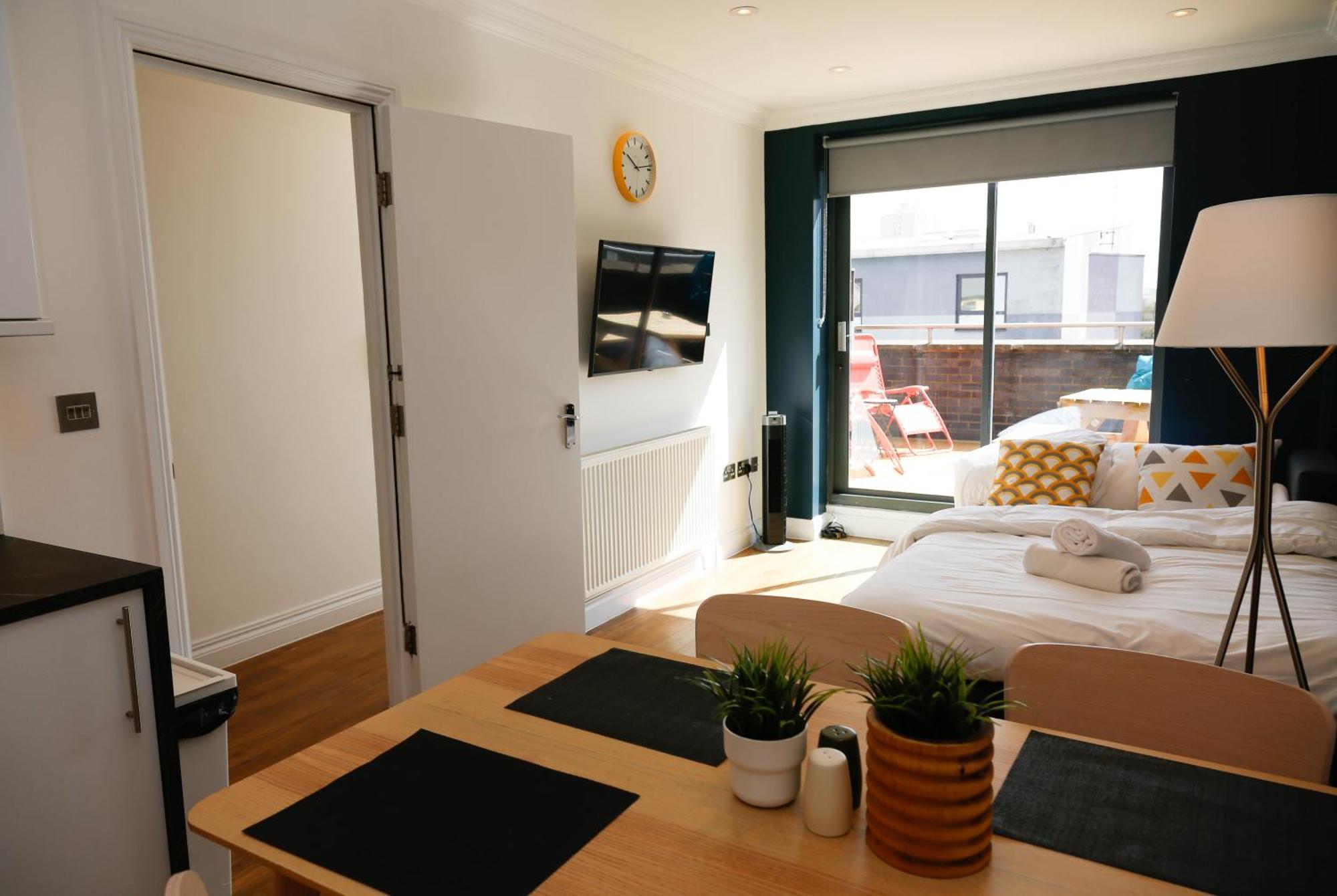 New Luxury Apartments In Central Location Next To Shops, Cafes, Bars & Metro 伦敦 外观 照片